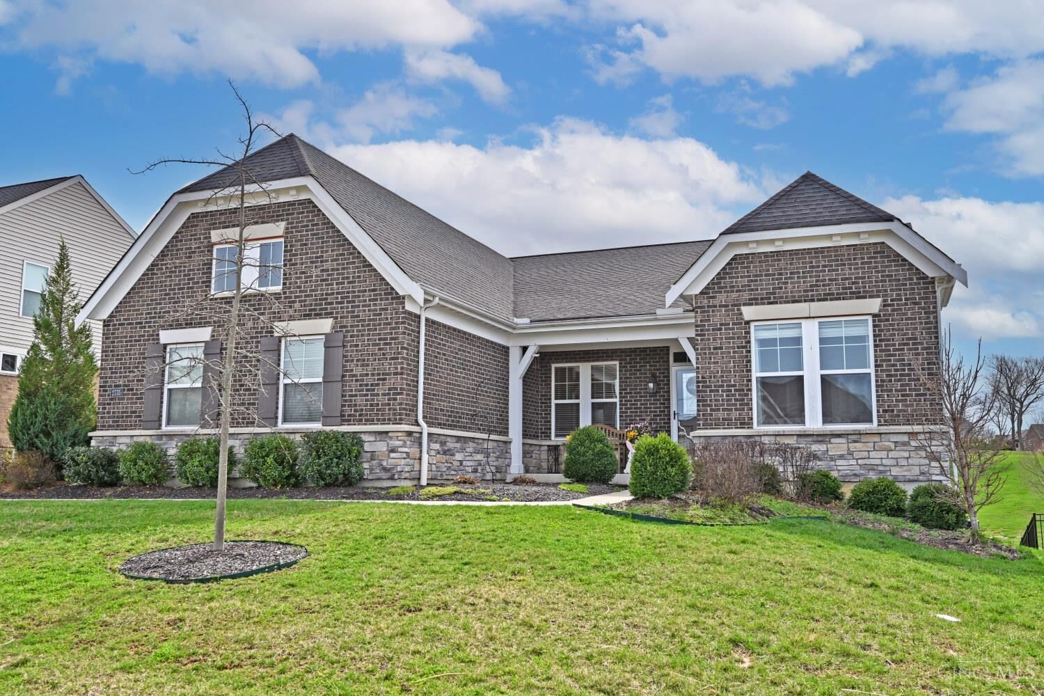 Property Photo:  2735 Buckridge Drive  OH 45233 