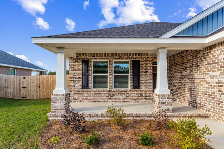 Property Photo:  7583 Hatteras Drive  FL 32566 