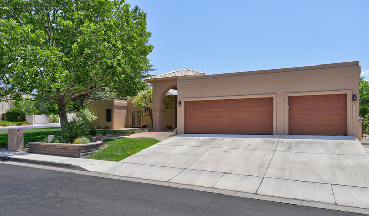 Property Photo: 11240 Country Club NE NM 87111