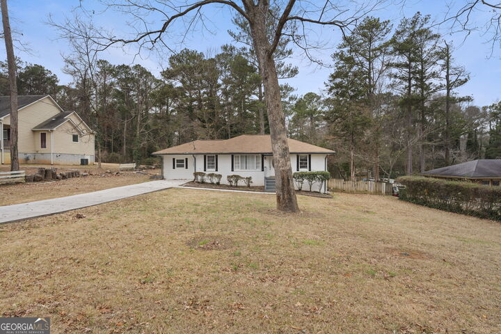 Property Photo:  1621 N Columbia Place  GA 30032 