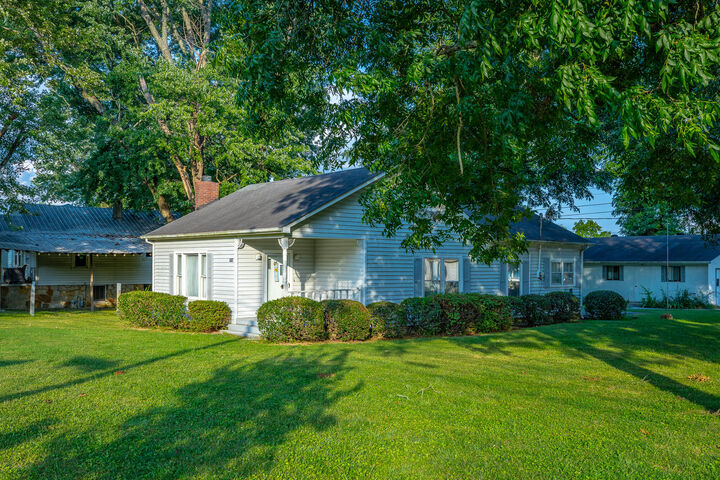 Property Photo: 1010 Main Street TN 37347
