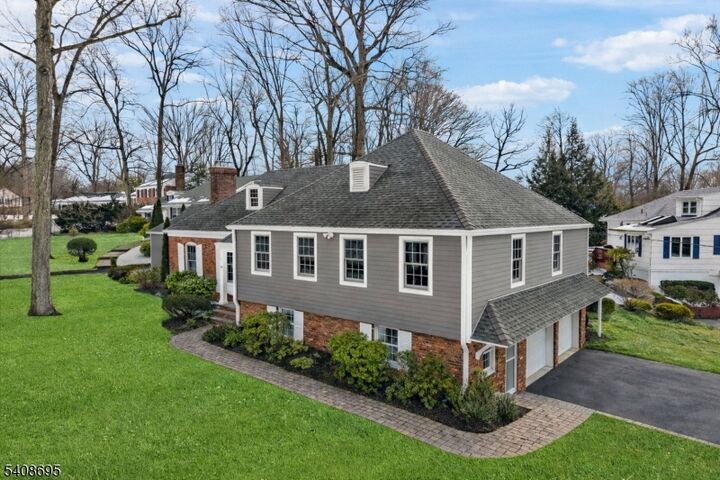 Property Photo:  14 Fairfield Dr E  NJ 07960 