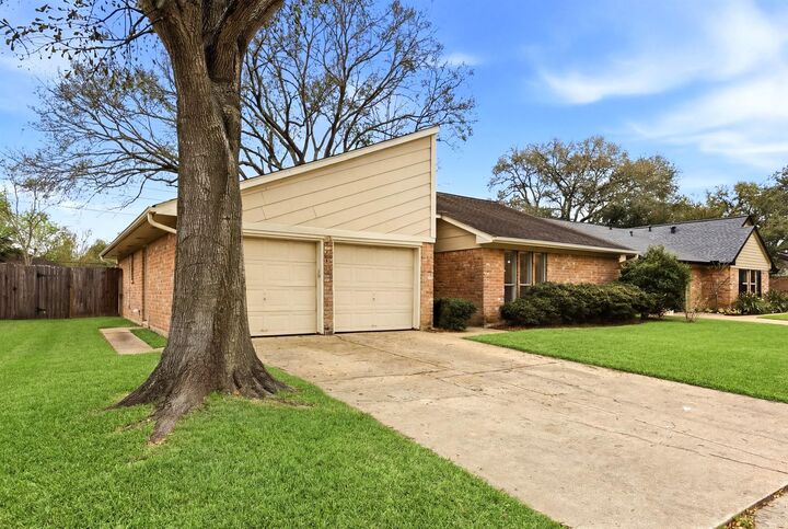 Property Photo: 834 Red Rock Canyon Drive TX 77450