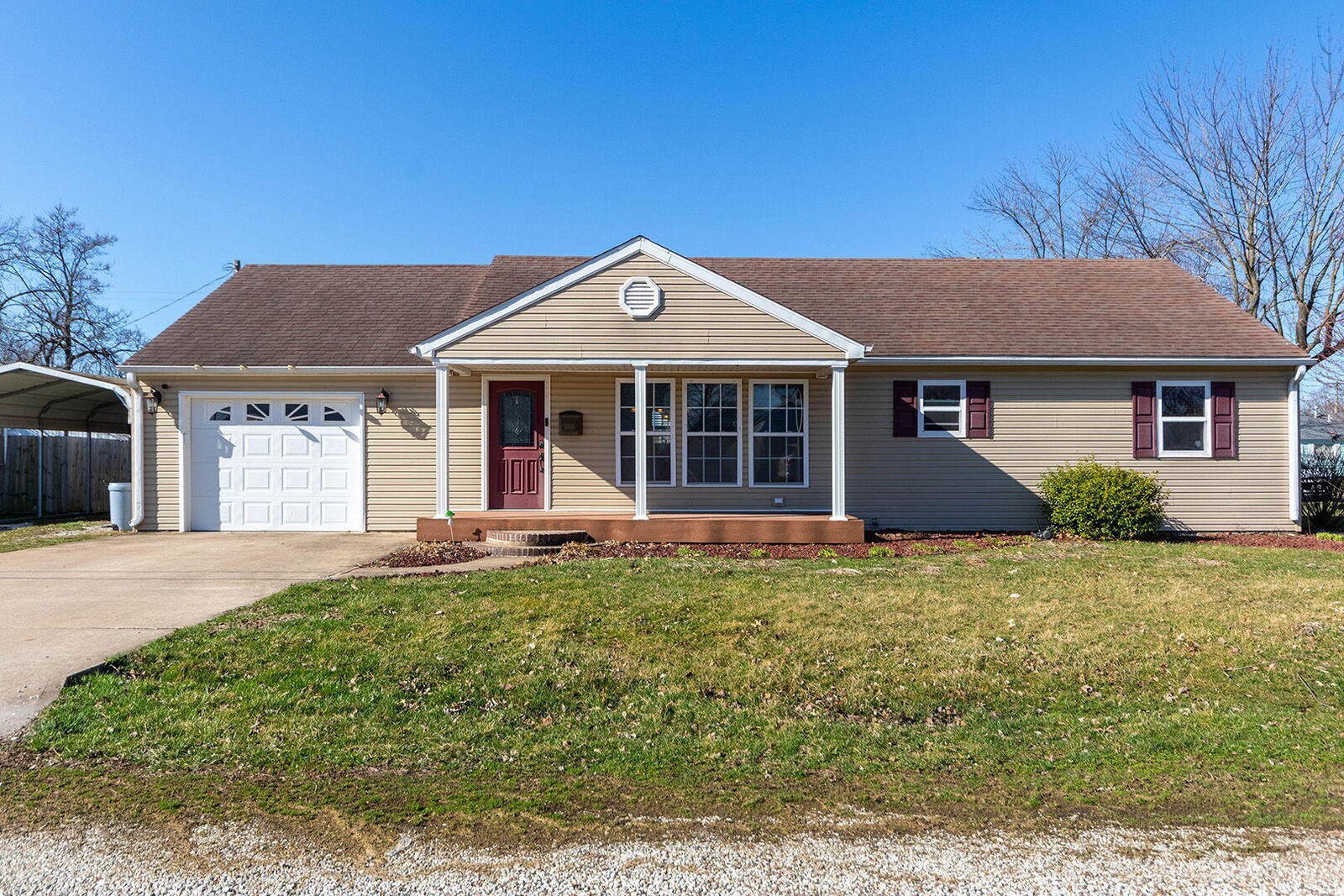 Property Photo:  1001 S Monroe Street  MO 63382 