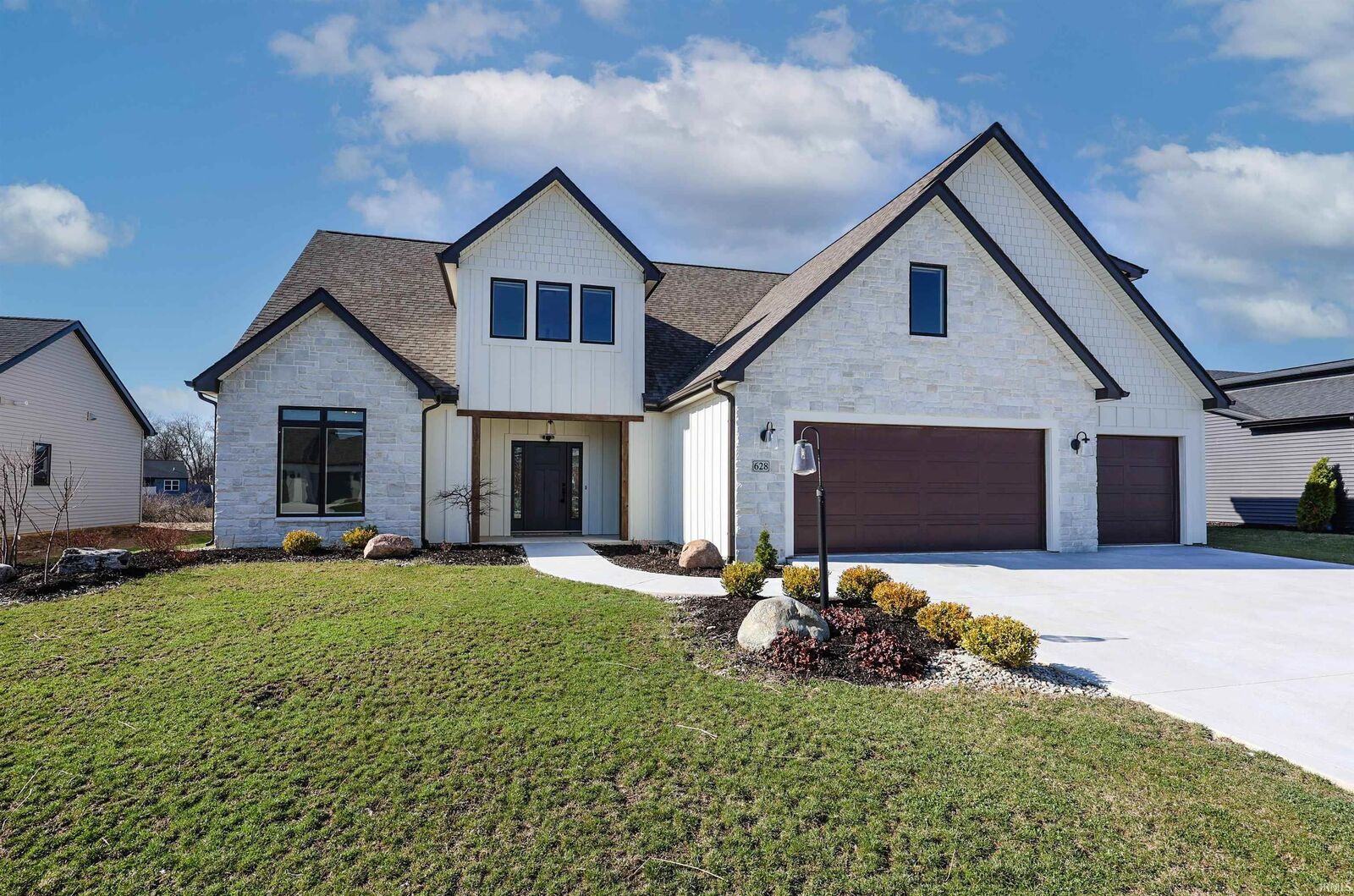 Property Photo:  628 Grantham Passage  IN 46845 