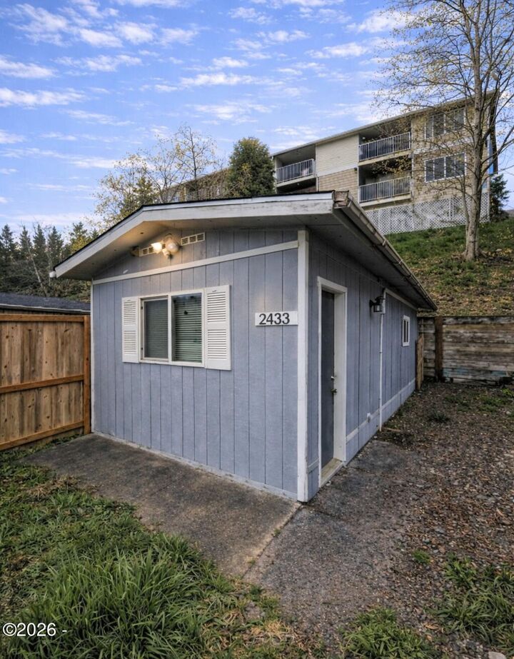 Property Photo:  2433 NE 29th Street  OR 97367 