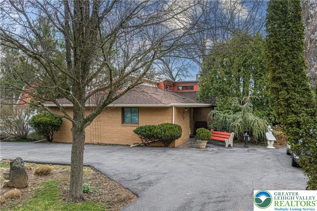 Property Photo: 436 E Macada Road PA 18017