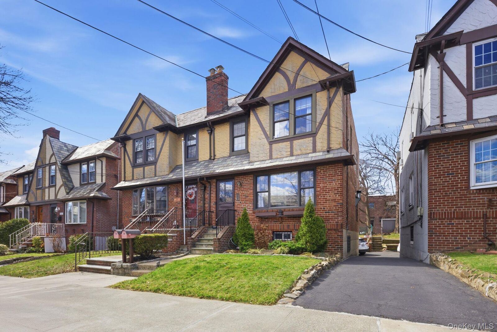 Property Photo:  1835 Narragansett Avenue  NY 10461 