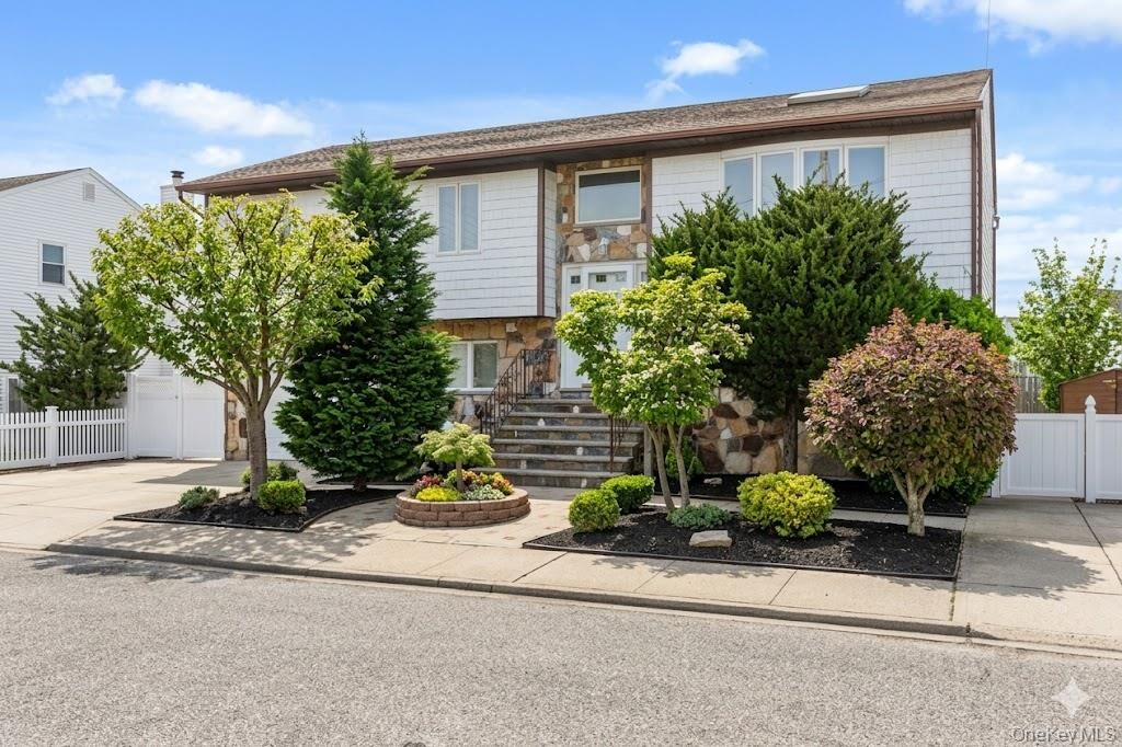Property Photo:  809 Canal Street  NY 11757 