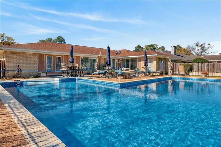 Property Photo: 1271 Spring Valley Drive E AL 36693