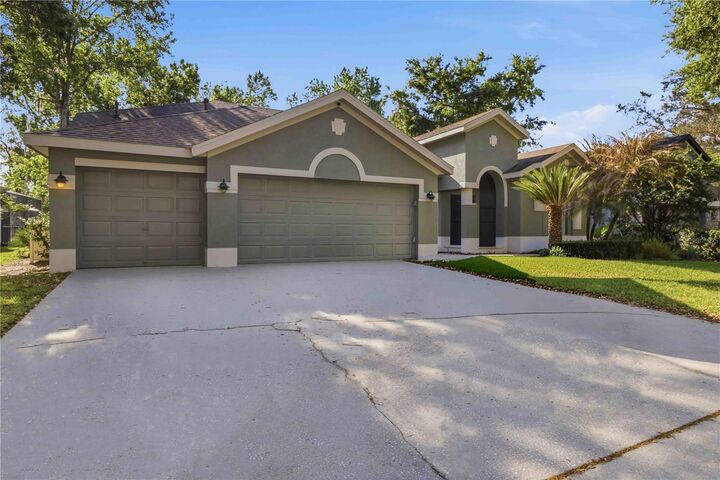 Property Photo: 5622 Osprey Park Place FL 33547