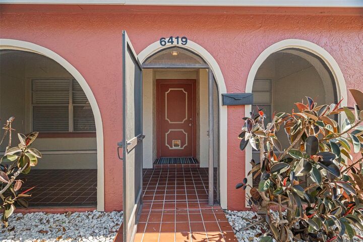 Property Photo:  6419 Bonnie Bay Circle N  FL 33781 
