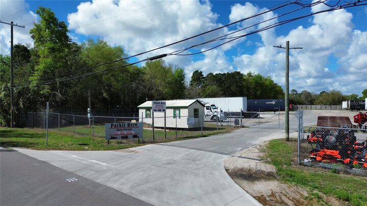 Property Photo:  137 S Hankin Road  FL 33830 