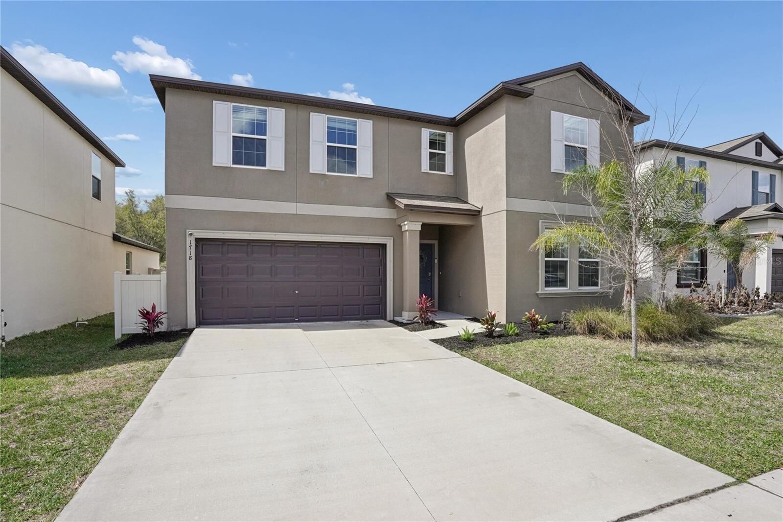 Property Photo:  1718 Red Loop  FL 33801 