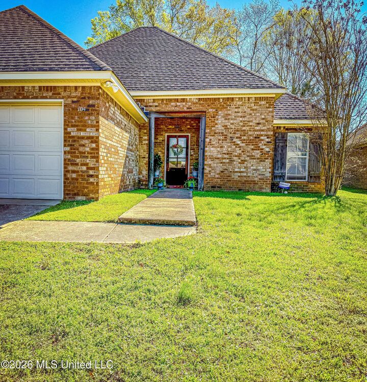 Property Photo:  104 Silver Ridge Lane  MS 39208 
