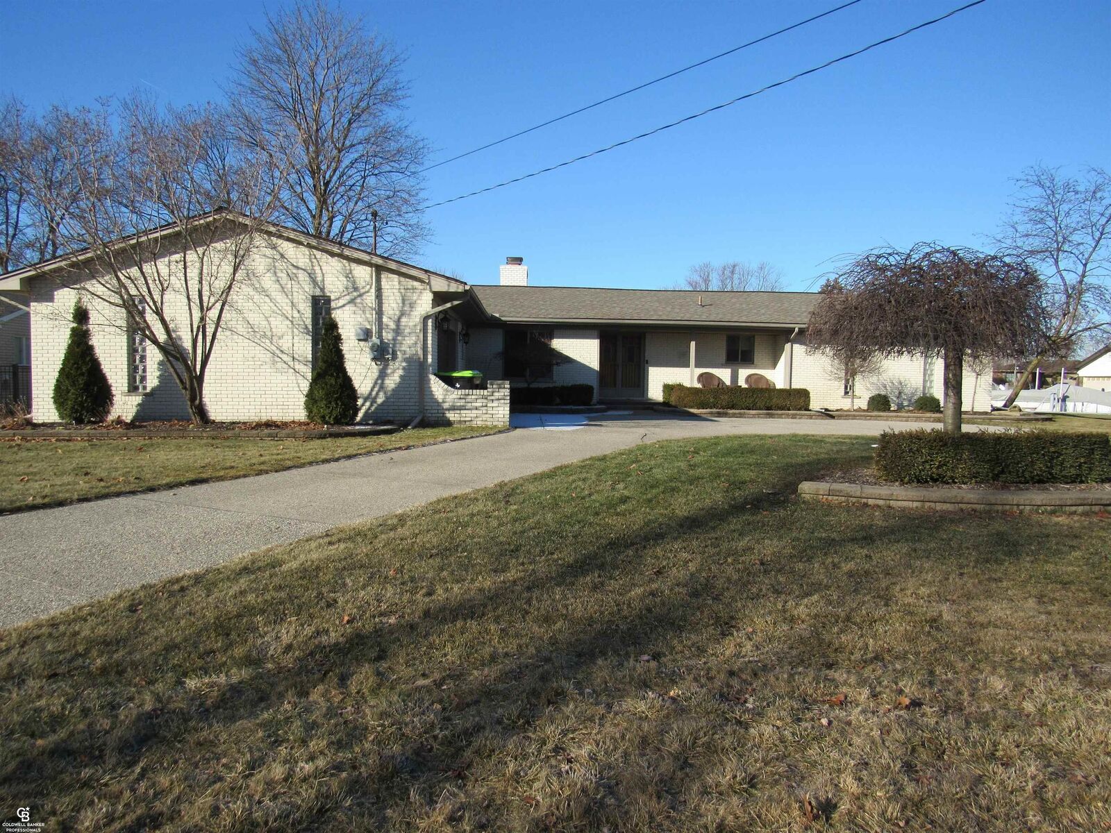 Property Photo:  41379 Windmill St Street  MI 48045 