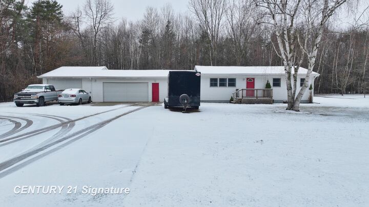 Property Photo:  1620 S Fordney Road  MI 48626 