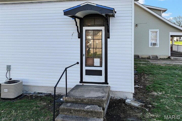 Property Photo:  722 Bristow Street  IL 62221 