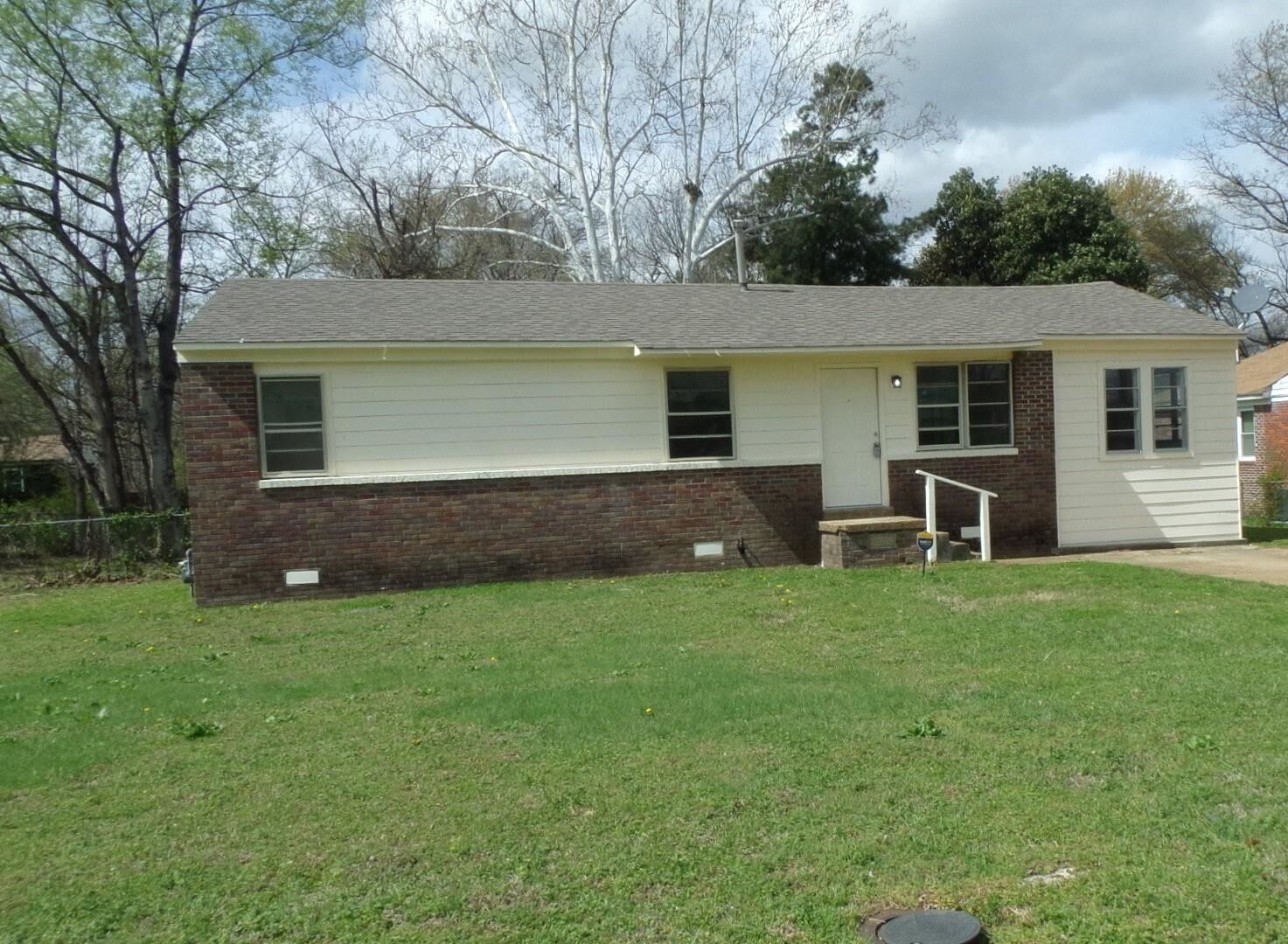 Property Photo:  5057 Gill Rd  TN 38109 