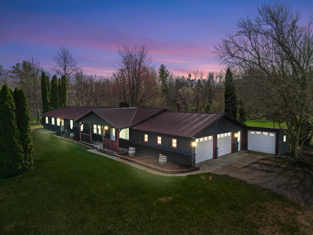 Property Photo:  500 E 136th Street  MI 49327 