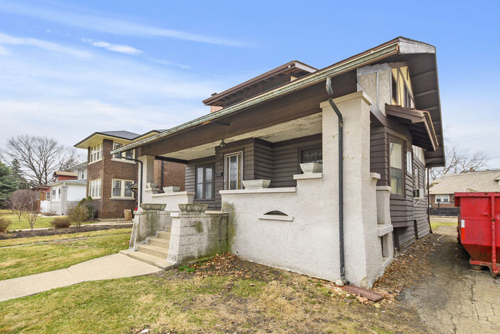 Property Photo: 421 N Raynor Avenue IL 60435