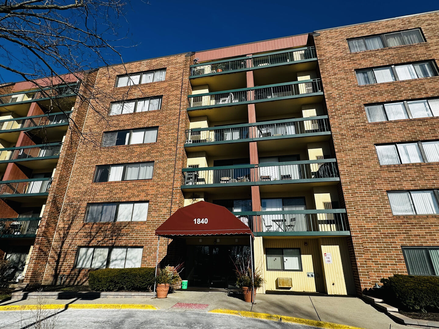 Property Photo:  1840 Huntington Boulevard 203  IL 60169 