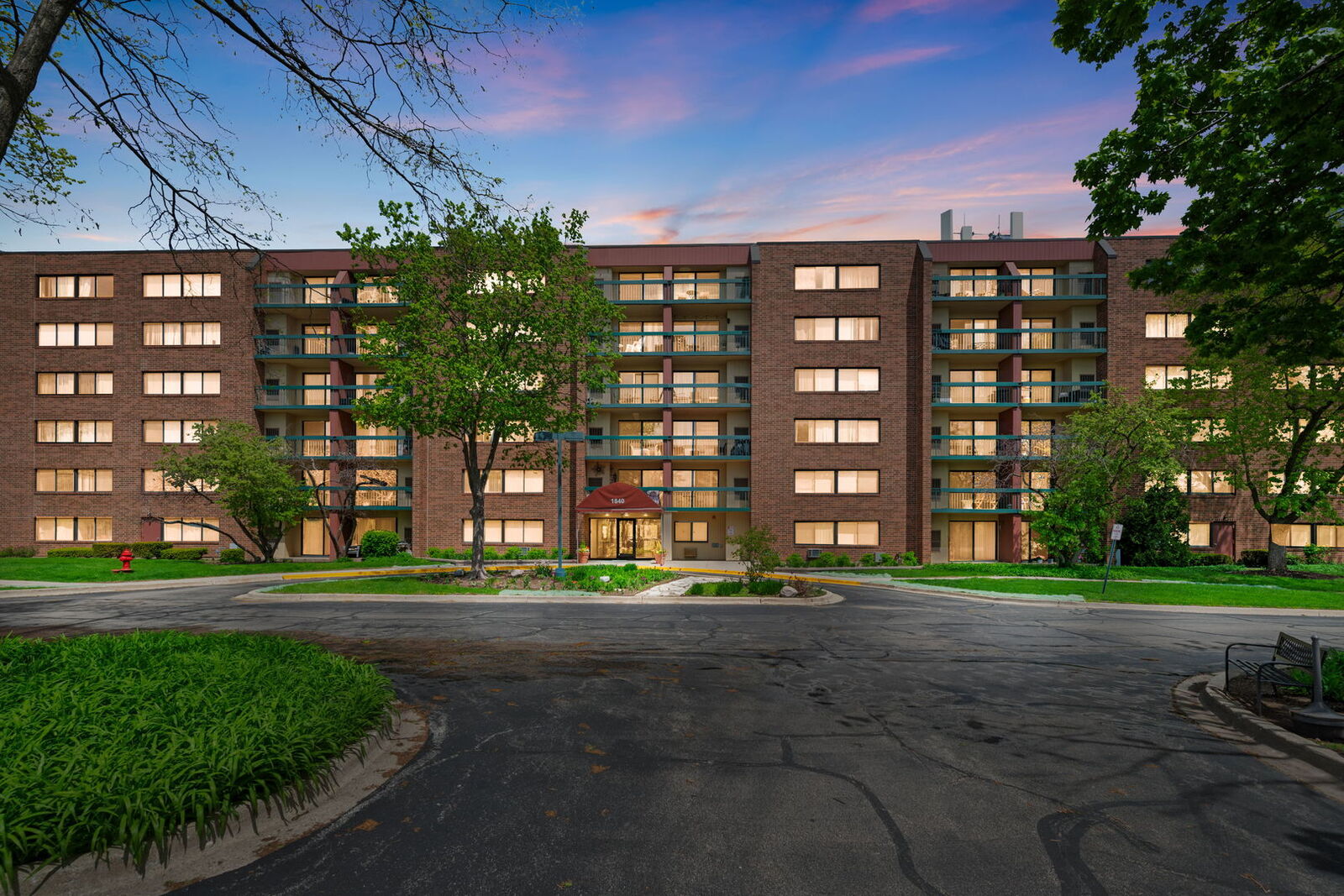 Property Photo:  1840 Huntington Boulevard 203  IL 60169 