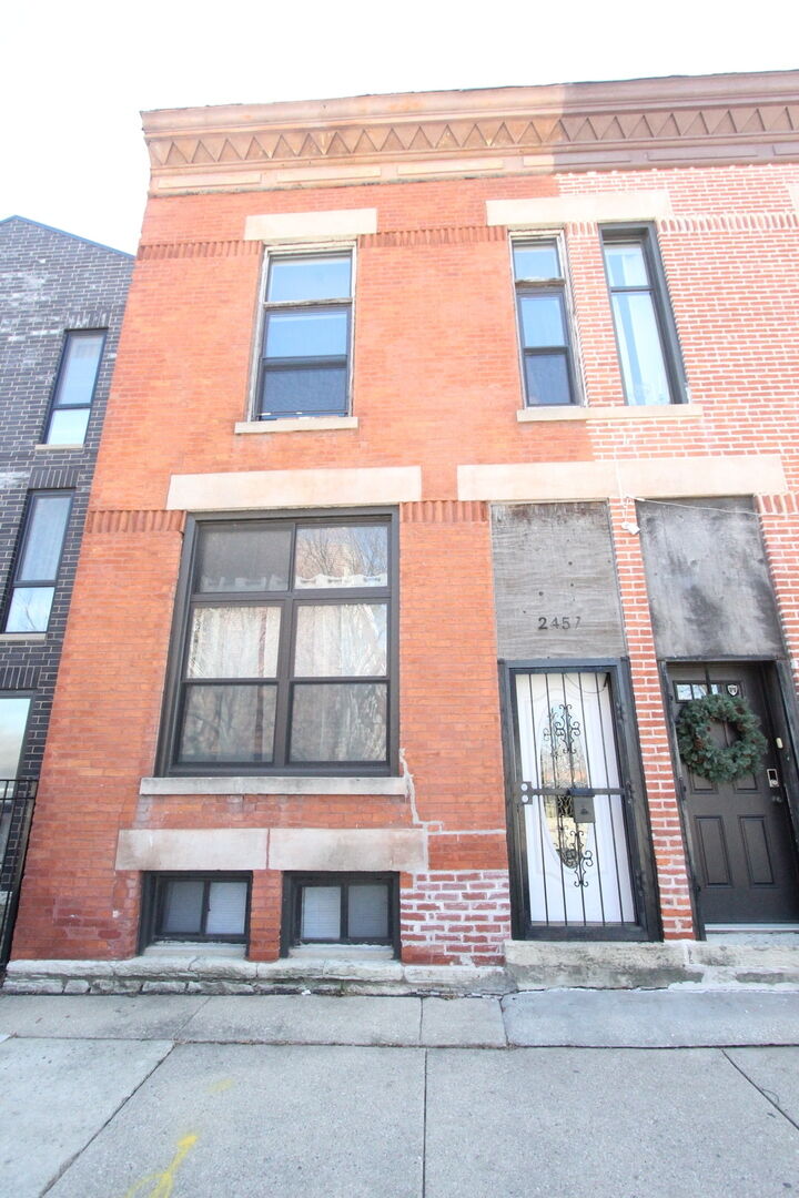 Property Photo:  2457 W Adams Street  IL 60612 