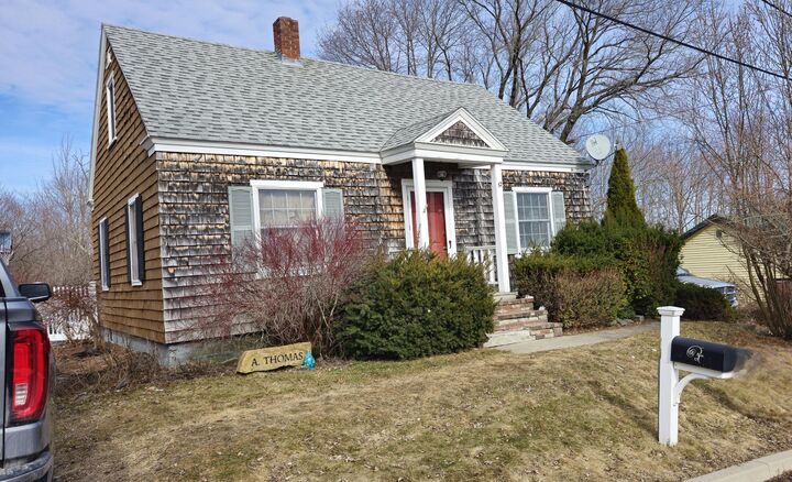 Property Photo:  12 Schoolhouse Lane  ME 04444 