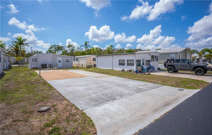 Property Photo:  25 La Fonda Lane  FL 33903 