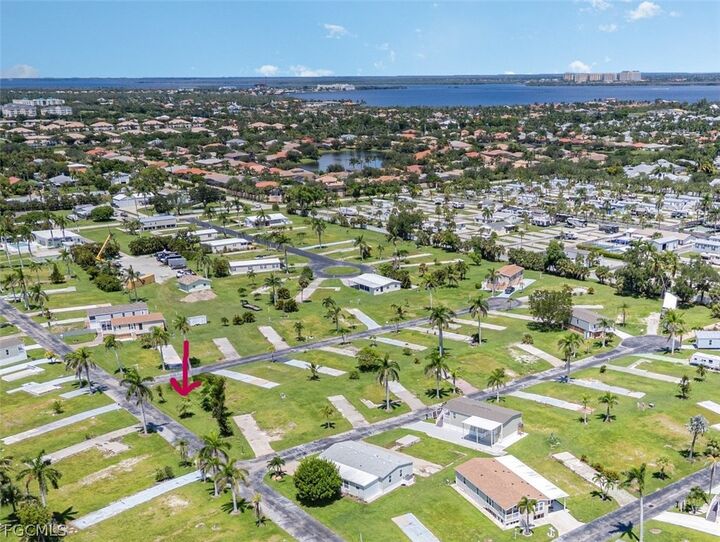 Property Photo:  27 Cottonwood Drive  FL 33908 