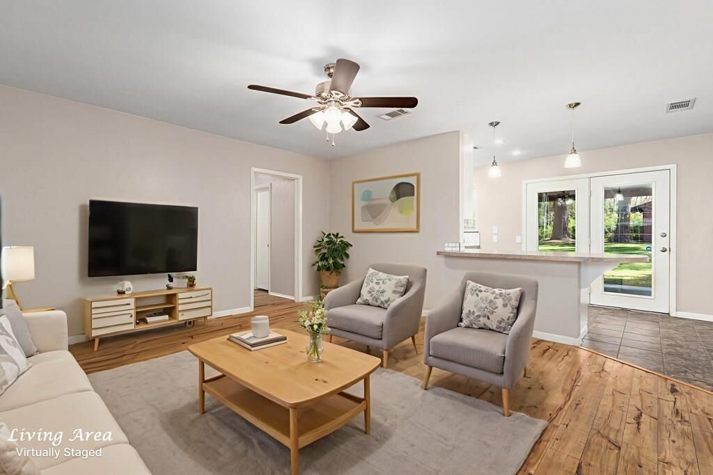 Property Photo:  107 Eastwood Place  TX 75901 