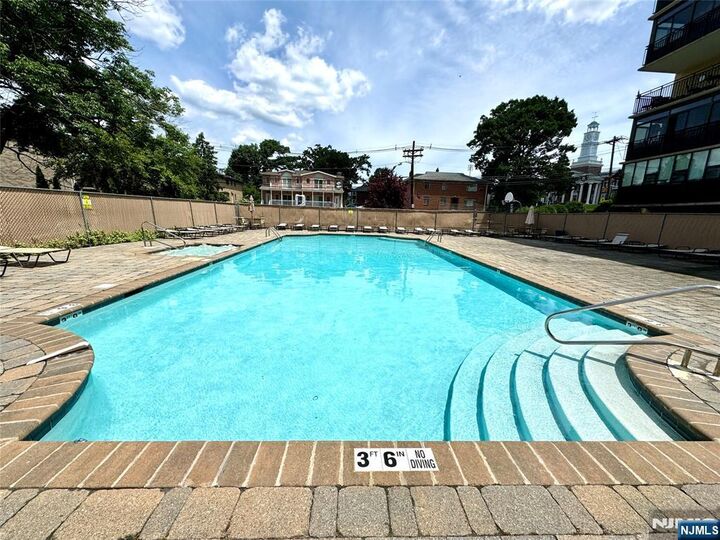 Property Photo:  2185 Lemoine Avenue 4M  NJ 07024 