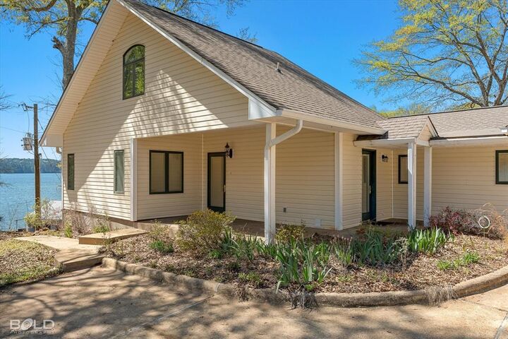 Property Photo: 429 Robinson Lane LA 71040