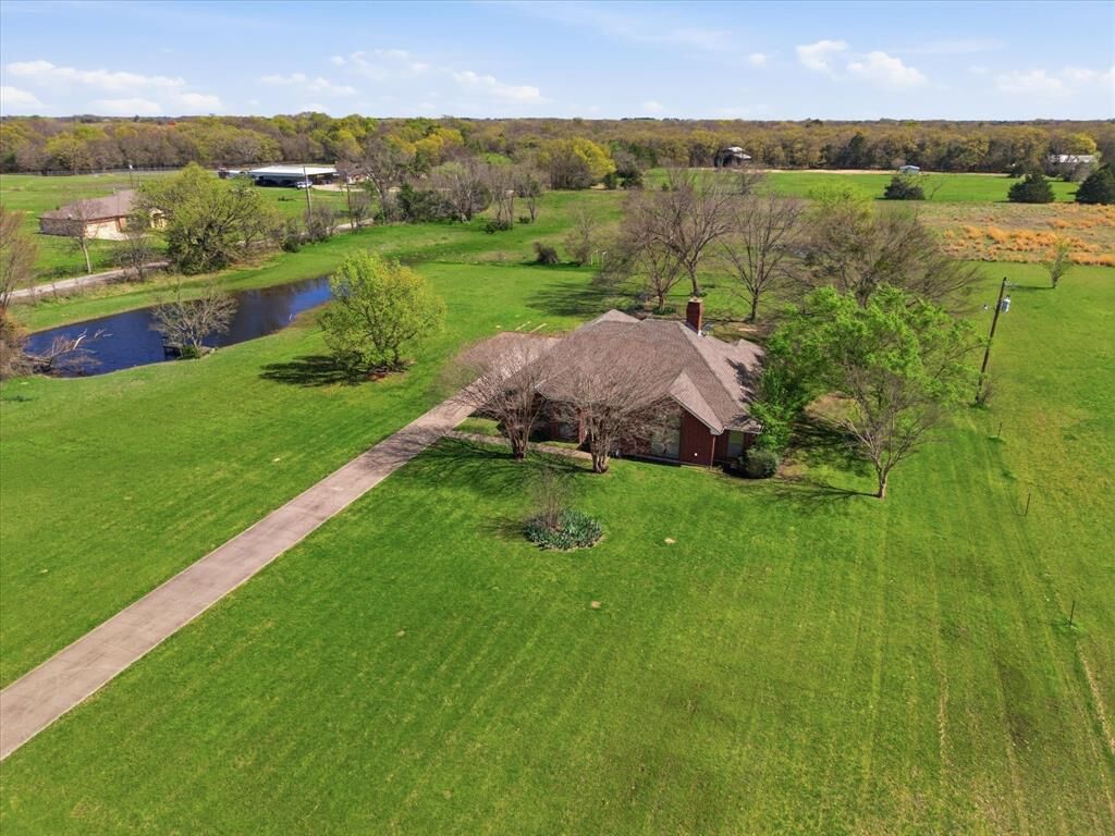 Property Photo:  10435 County Road 2462  TX 75160 