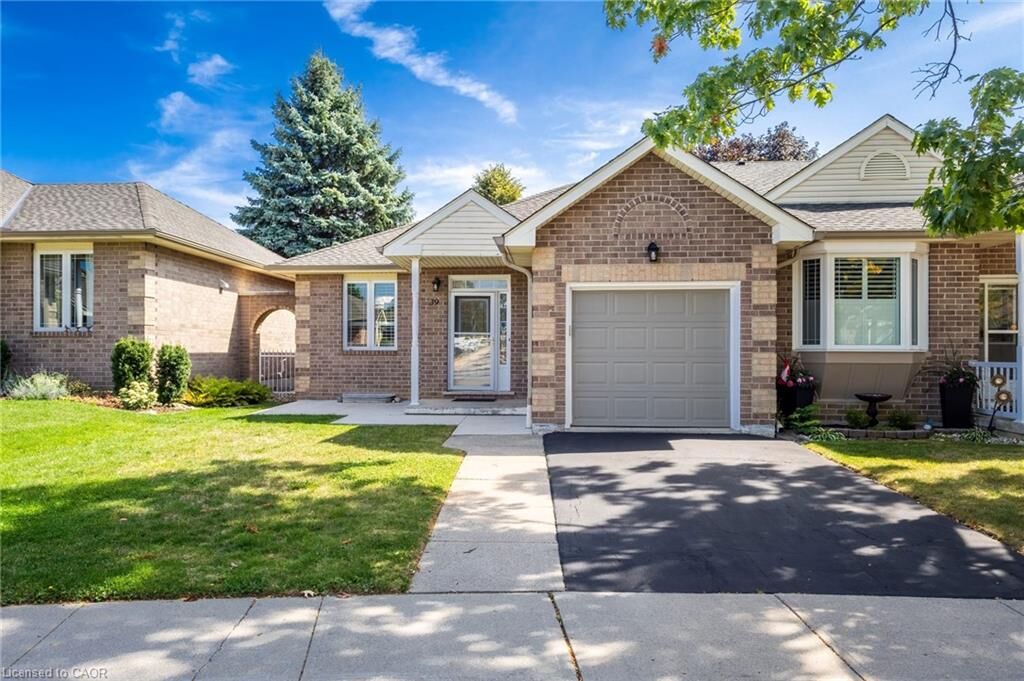 Property Photo:  39 Twentyplace Boulevard  ON L0R 1W0 