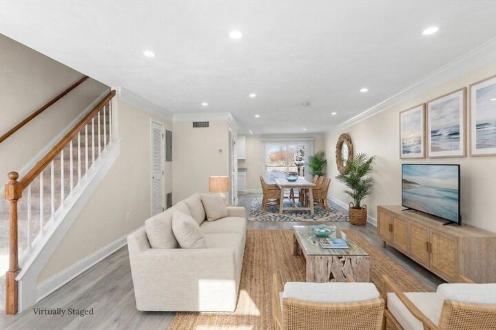 Property Photo:  8 Captain Cook Ln 8  MA 02632 