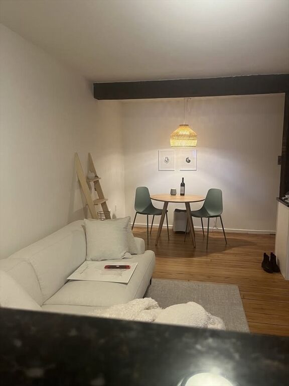 Property Photo:  90 Fleet St 4-5  NH 03801 