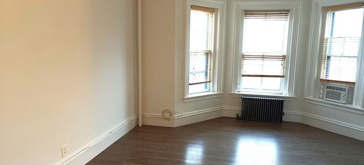 Property Photo:  387 Beacon St 4  MA 02116 