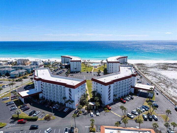 Property Photo: 909 Santa Rosa Blvd 114 FL 32548