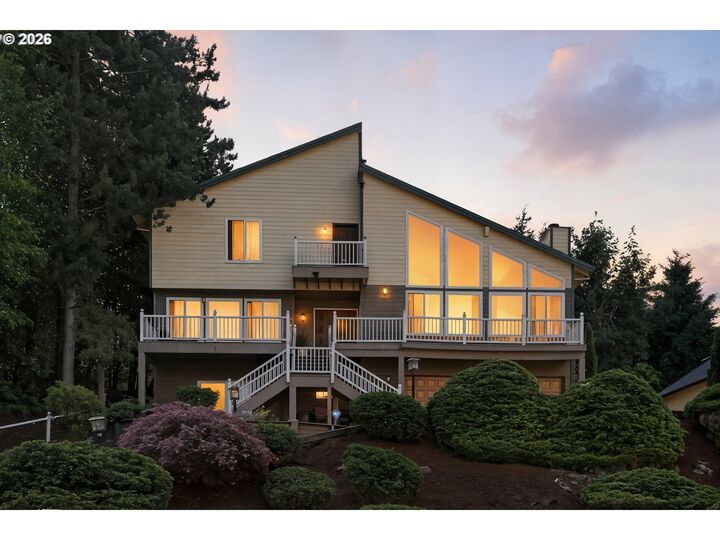 Property Photo:  9838 SE Clatsop St  OR 97266 