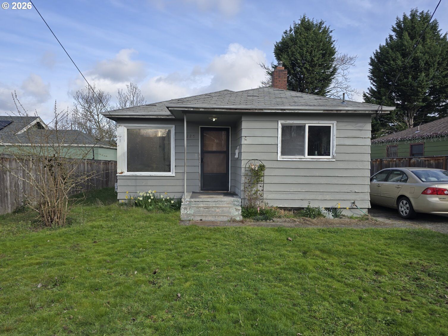 Property Photo: 1825 N Cramer St OR 97217