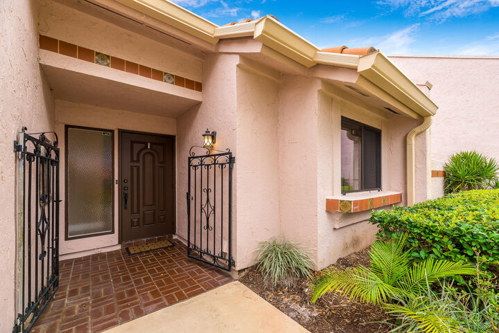 Property Photo:  3513 SE Sandpiper Circle  FL 34952 