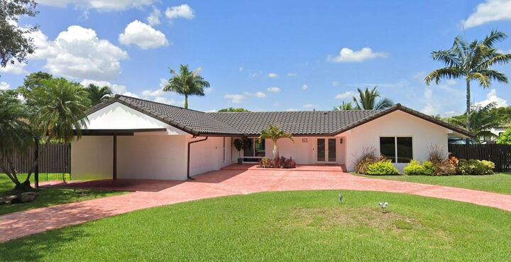 Property Photo:  481 W Tropical Way  FL 33317 