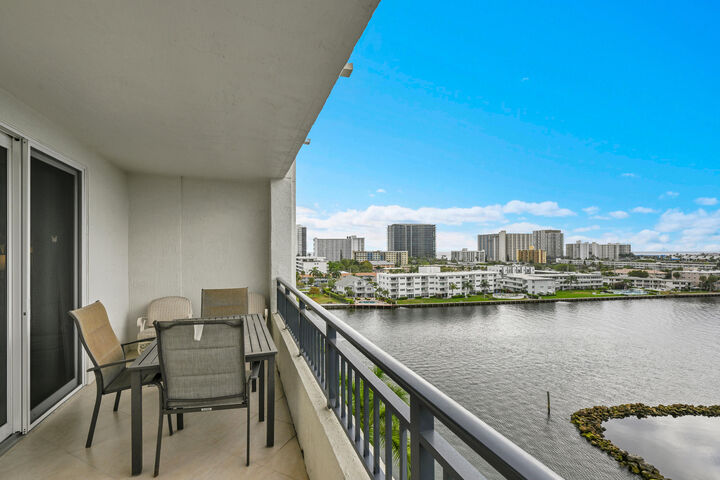 Property Photo: 2880 NE 14th St Causeway 808 FL 33062