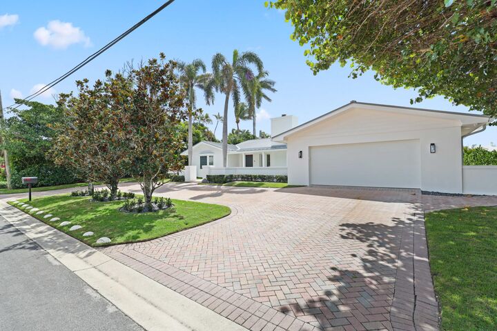 Property Photo: 1102 Island Drive FL 33483