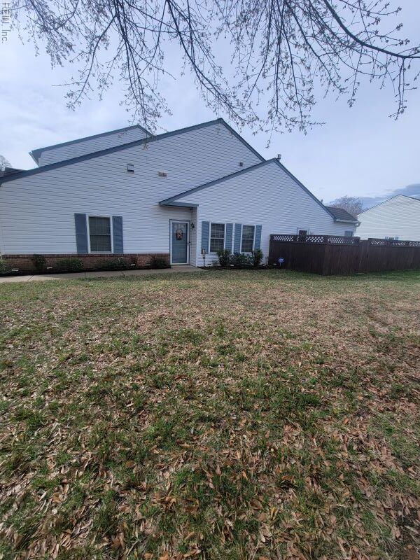 Property Photo:  100 Crescent Ct  VA 23693 