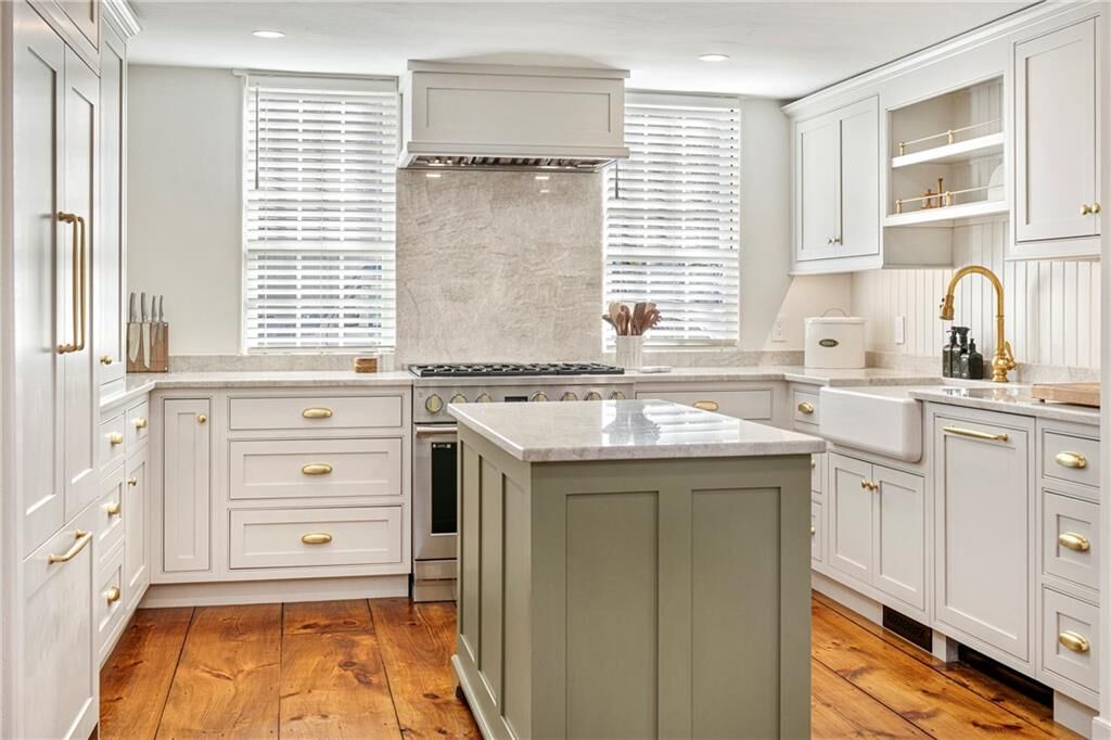 Property Photo:  108 Prospect Hill Street  RI 02840 