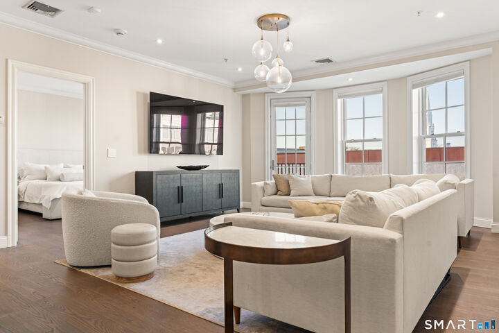 Property Photo:  85 Memorial Road Apt 411  CT 06107 