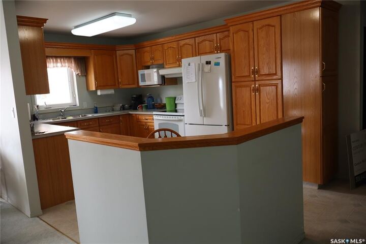 Property Photo: 226 3rd Avenue W 101 SK S0H 3R0